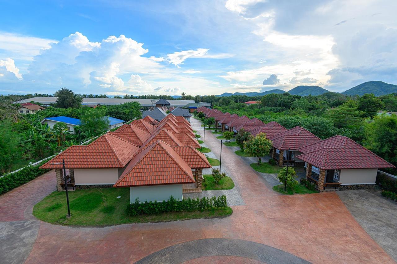 Avarin Resort Pakchong Luaran gambar